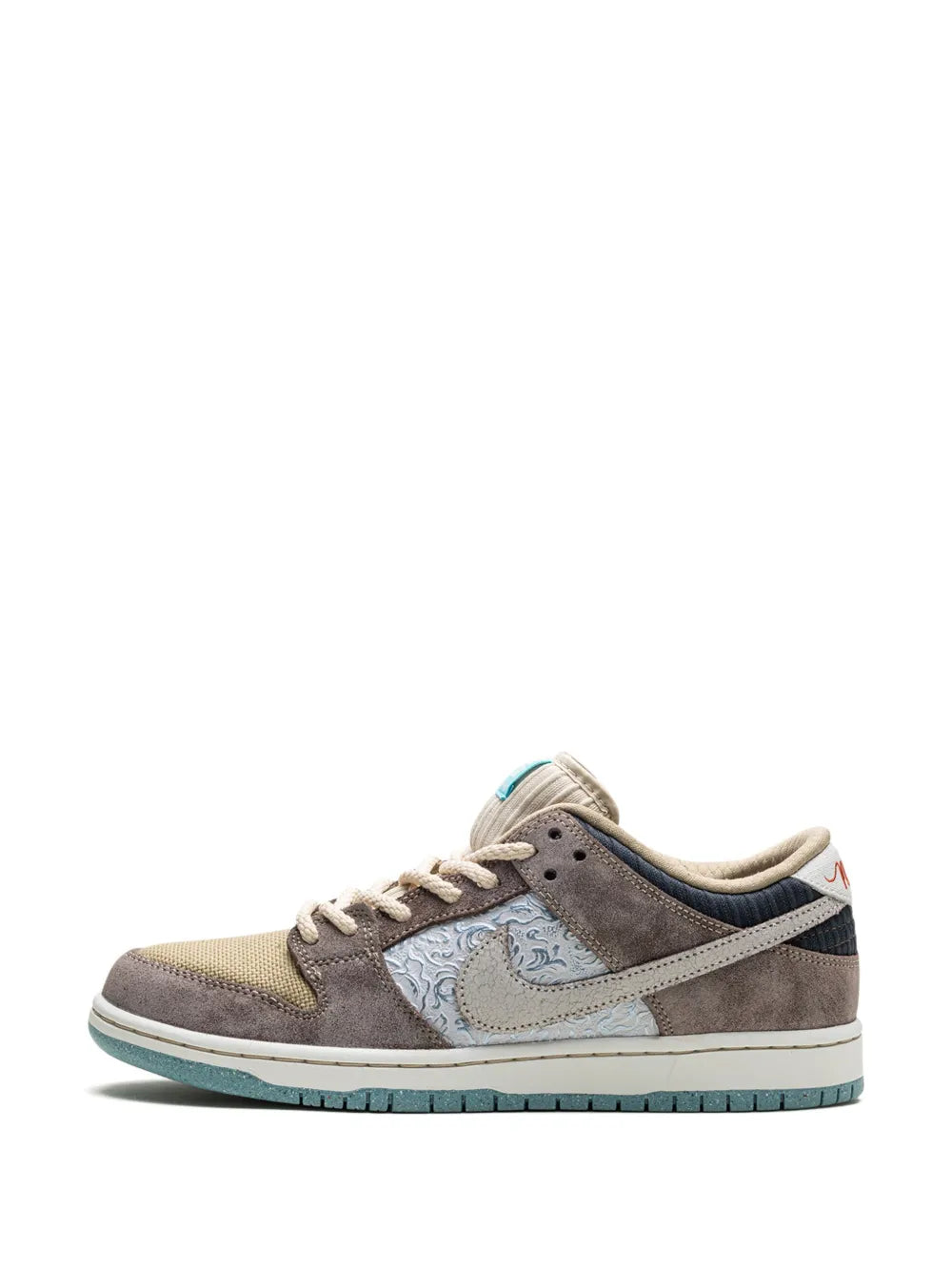 Exclusive Nike Sb Dunk Low Big Money Savings Sneakers — Brown — Size US M 7.5 - US W 9 — Detail View