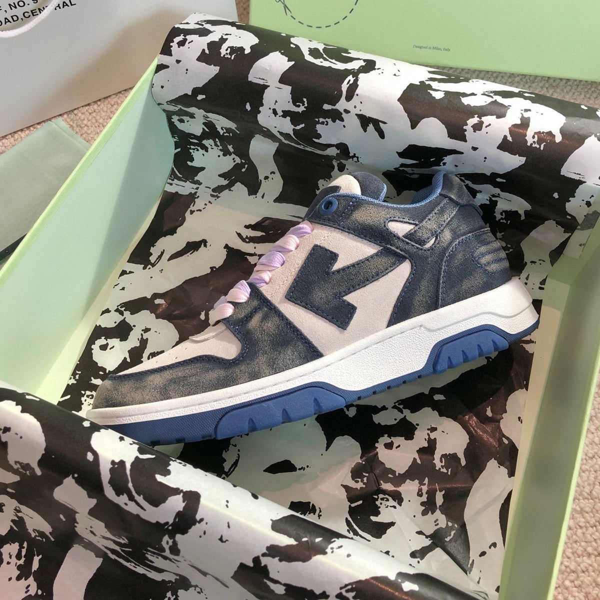 Exclusive Off-White Arrow logo Sports shoes#10 — Red — Size 36 — Back View