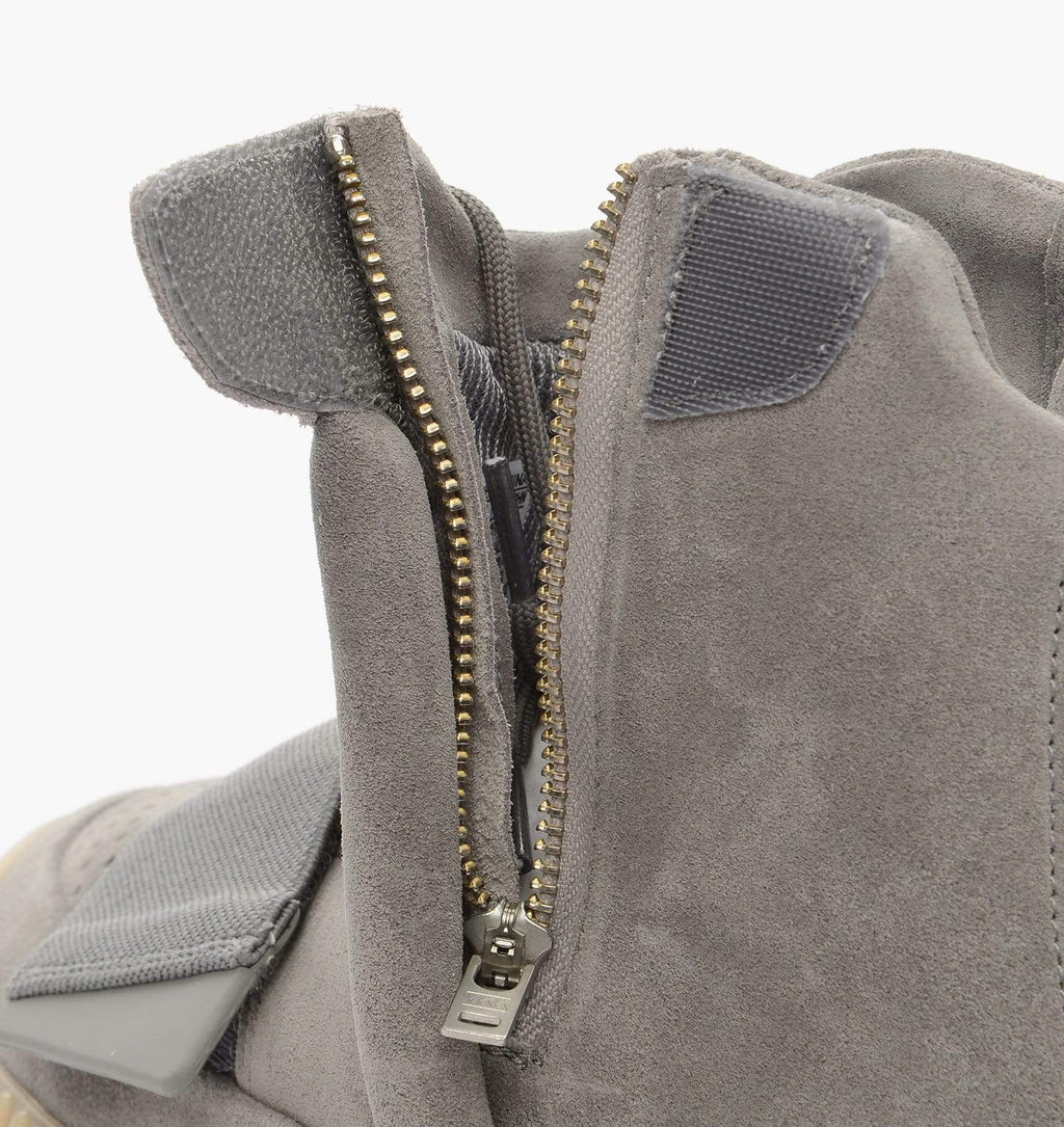 Exclusive Adidas Originals Yeezy 750 Boost Light Grey-Gum — UK 3.5 | EU 36 | US 4 — Alternate View 9