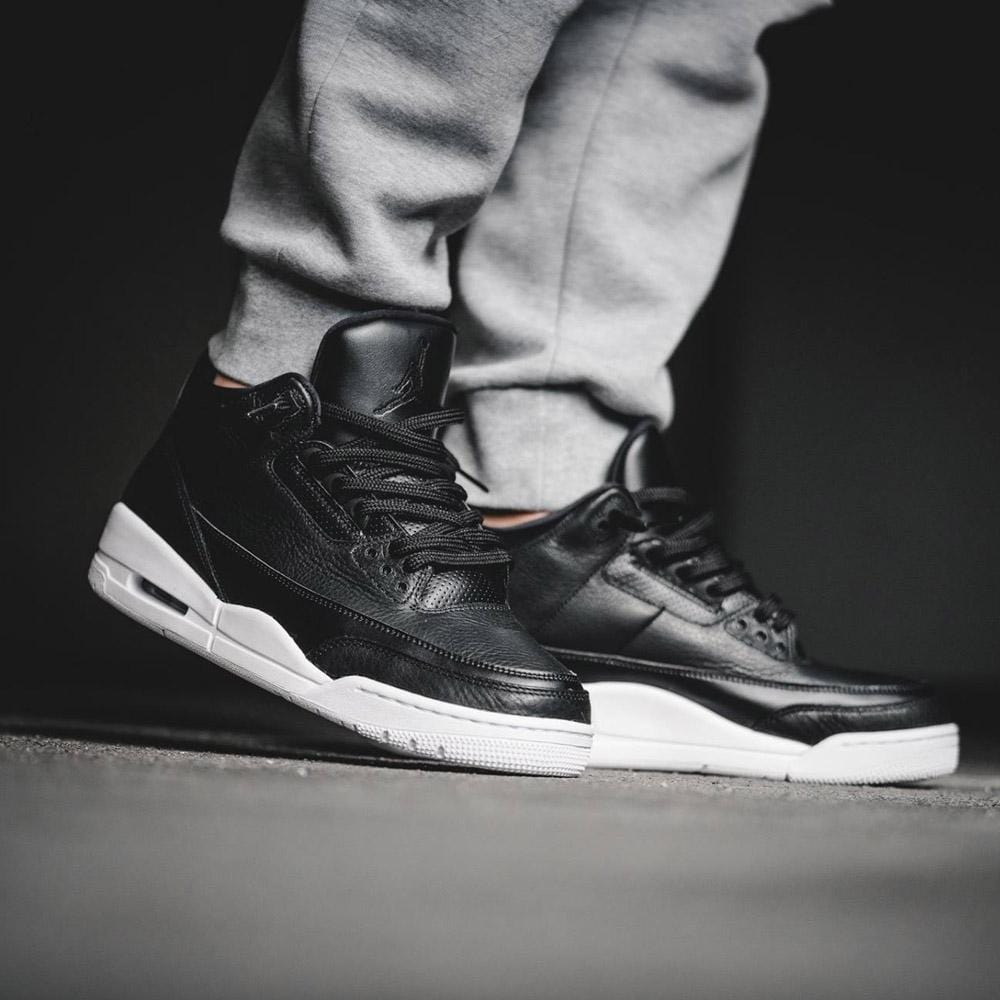 Exclusive Air Jordan 3 Retro Cyber Monday — UK 3 | EU 35.5 | US 3.5 — Back View