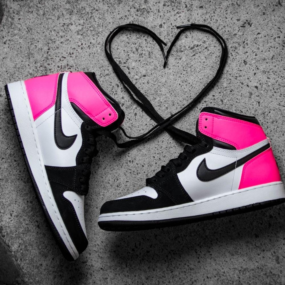 Exclusive Air Jordan 1 Retro High OG GS 'Black Hyper Pink White' — Alternate View 8