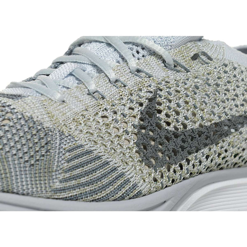 Exclusive Nike Flyknit Racer Pure Platinum-Cool Grey — UK 3 | EU 35.5 | US 3.5 — Detail View